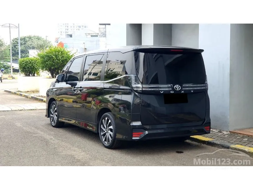 2022 Toyota Voxy (Non Premium Color) MPV