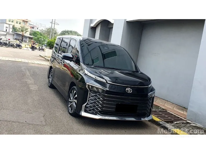 2022 Toyota Voxy (Non Premium Color) MPV