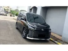 2022 Toyota Voxy 2.0 (Non Premium Color) MPV CVT Facelift TSS Camera 360 2022/2023 [ GARANSI 5TH ]