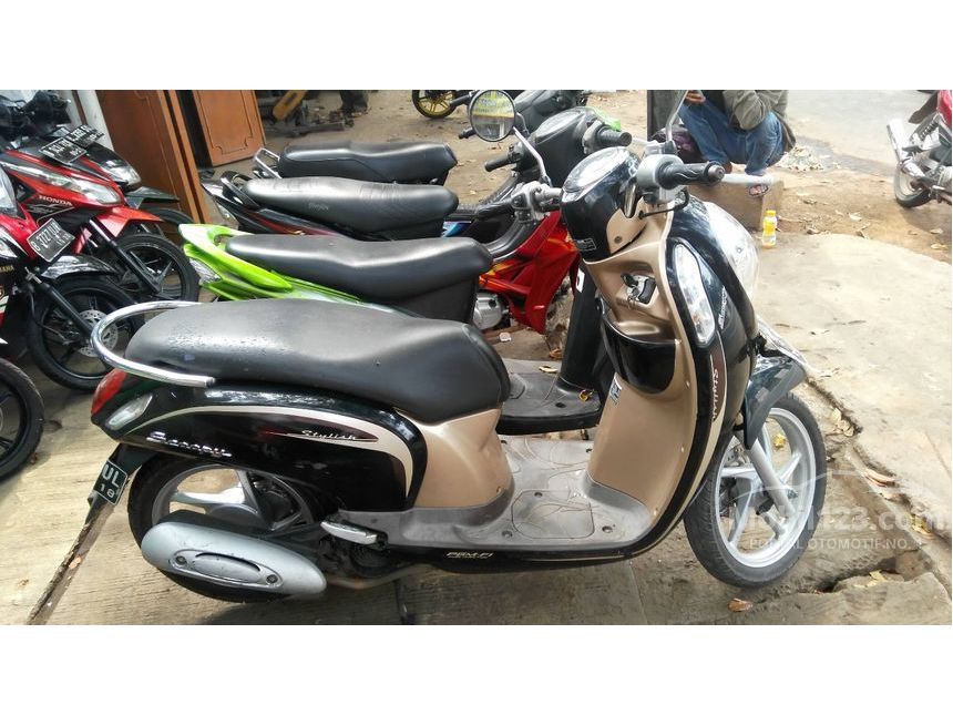 Jual Motor  Honda Scoopy  2013  0 1 di DKI Jakarta Automatic 