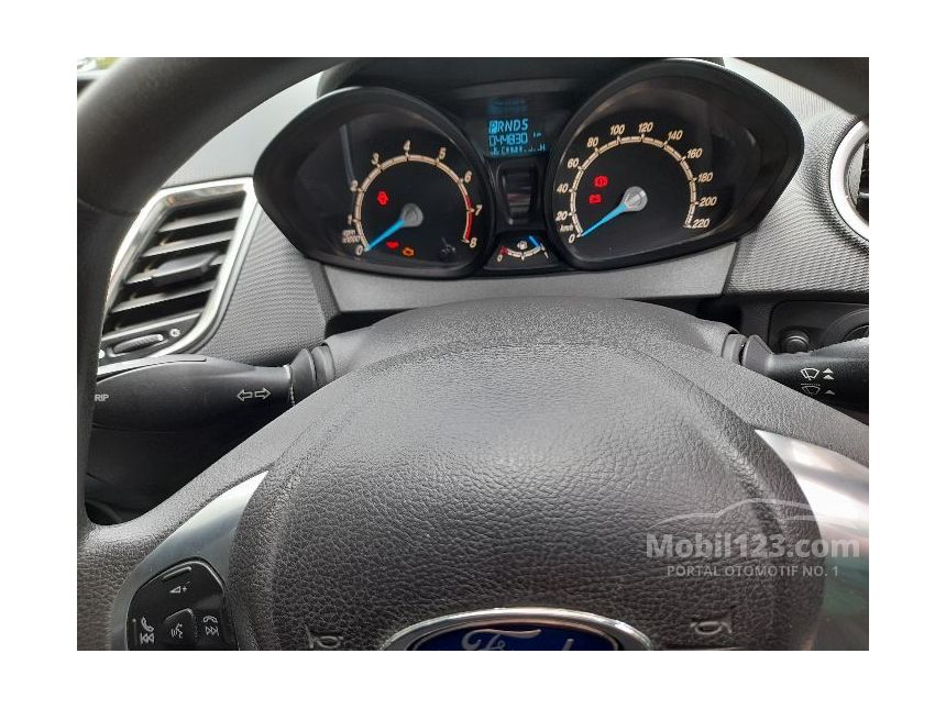 Jual Mobil Ford Fiesta 2014 Trend 1.5 di Jawa Barat Automatic Hatchback