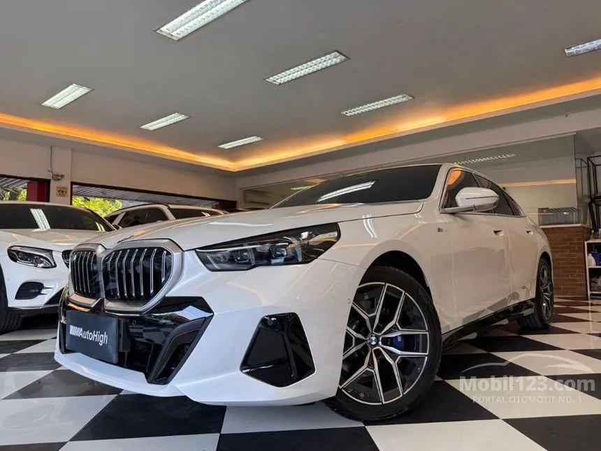 2024 BMW 520i M Sport Sedan