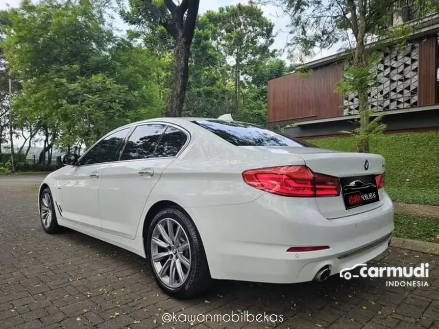 2018 BMW 520i Luxury Sedan