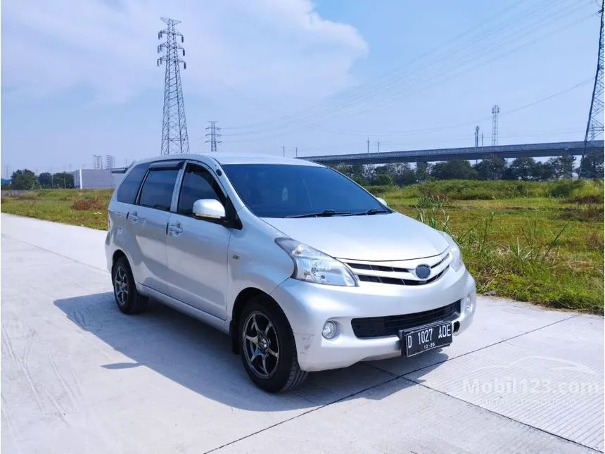 Jual Mobil Toyota Avanza 2015 E 1.3 di Jawa Barat Manual MPV Silver Rp 115.000.000
