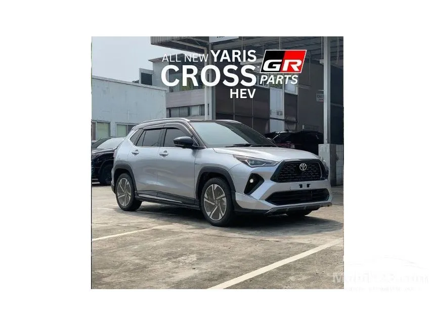 Jual Mobil Toyota Yaris Cross 2025 S HV (2 Tone) with GR Parts Aero Pkg (Prem clr) 1.5 di Jawa Barat Automatic SUV Silver Rp 425.200.000