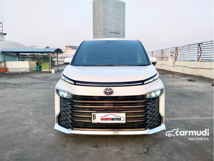 2023 Toyota Voxy (Premium Color) MPV