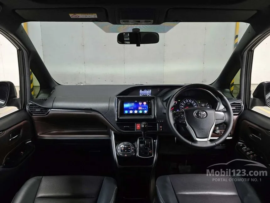 2022 Toyota Voxy (Non Premium Color) MPV