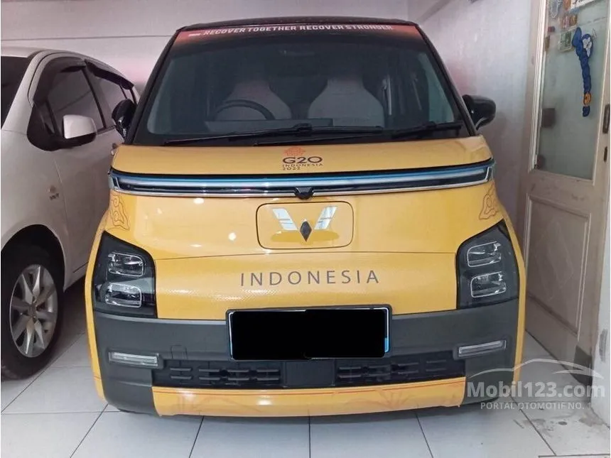 Jual Mobil Wuling EV 2022 Air ev Long Range di Jawa Timur Automatic Hatchback Kuning Rp 195.000.007
