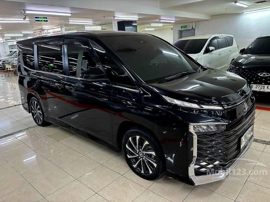 2023 Toyota Voxy (Premium Color) MPV