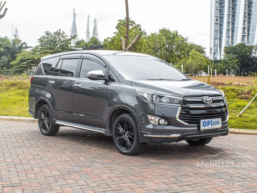 Jual Mobil Toyota Kijang Innova 2018 Venturer 2.4 di DKI Jakarta Automatic MPV Abu