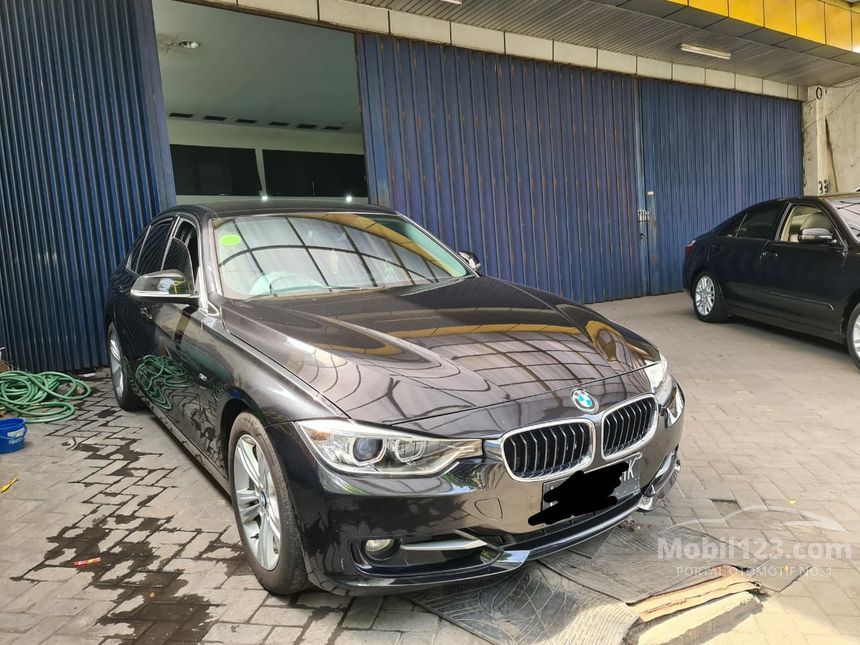 Jual Mobil BMW 320i 2013 Sport 2.0 di Jawa Timur Automatic Sedan Hitam ...