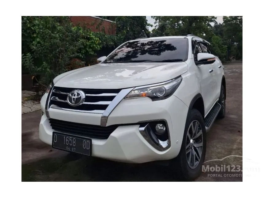 Jual Mobil Toyota Fortuner 2016 VRZ 2.4 di Jawa Barat Automatic SUV Putih Rp 378.000.000