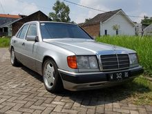 1992 Mercedes-Benz 300E 3.0 Sedan