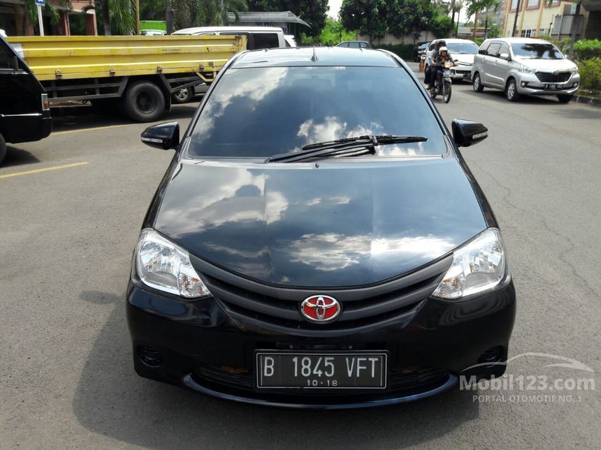 Jual Mobil  Toyota  Etios  Valco 2013  E 1 2 di DKI Jakarta 