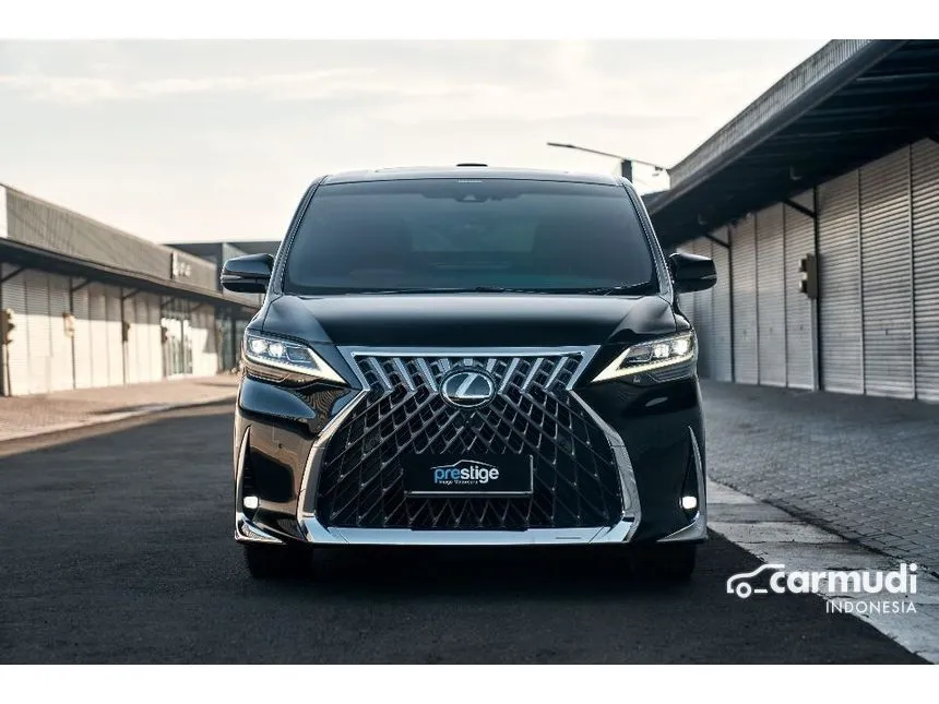 2021 Lexus LM350 Van Wagon