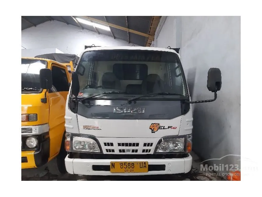 Jual Mobil Isuzu Elf 2013 NHR 55 CC 2.8 di Jawa Timur Manual Lorry Putih Rp 180.000.000