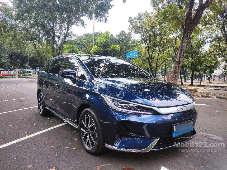 2024 BYD M6 Superior Captain 6 Seater MPV