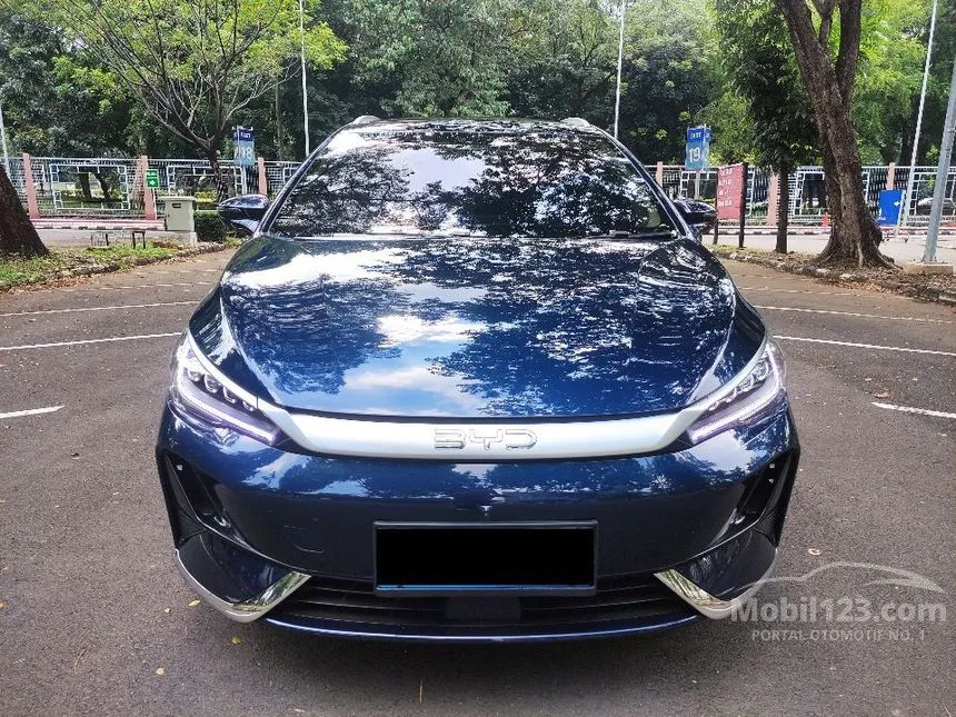 2024 BYD M6 Superior Captain 6 Seater MPV