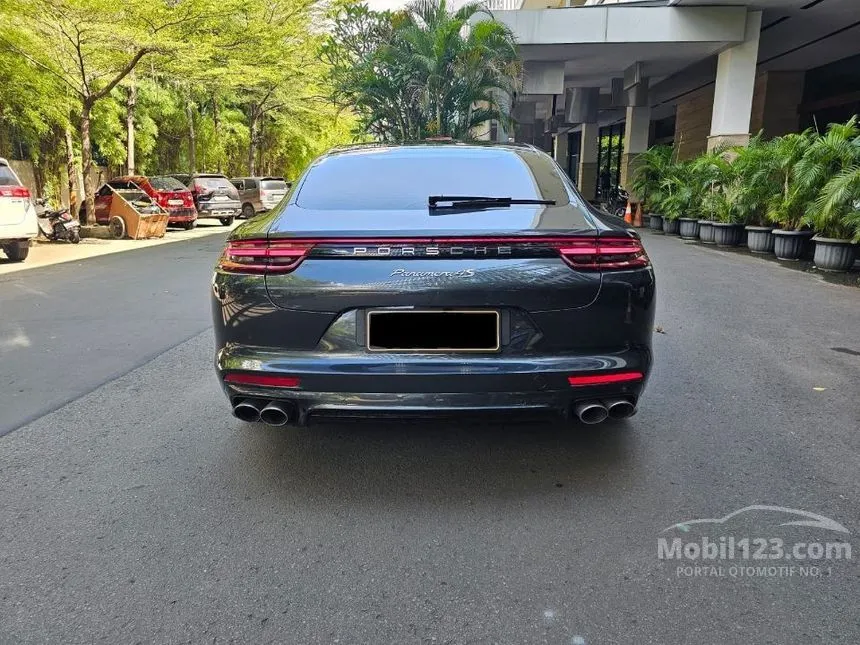 2017 Porsche Panamera 4S Hatchback