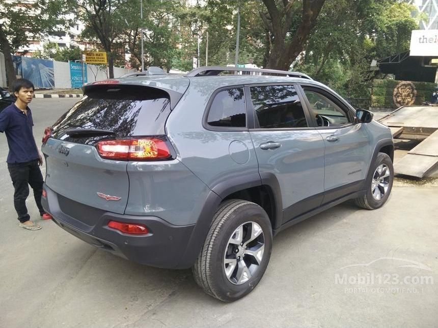 Jual Mobil Jeep Cherokee 2014 Limited 2.4 di DKI Jakarta Automatic SUV 