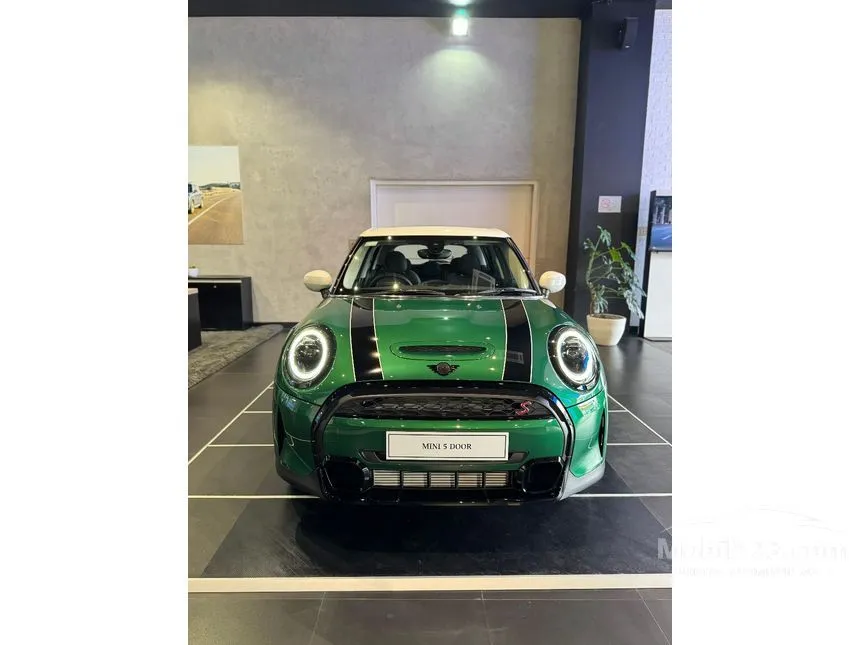 Jual Mobil MINI Cooper 2024 S 5 Door 2.0 di Jawa Barat Automatic Hatchback Hijau Rp 1.049.000.000