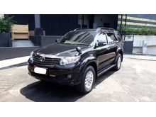 2011 Toyota Fortuner 2.7 G Luxury SUV hitam dp 30 jt pajak panjang 1 tahun