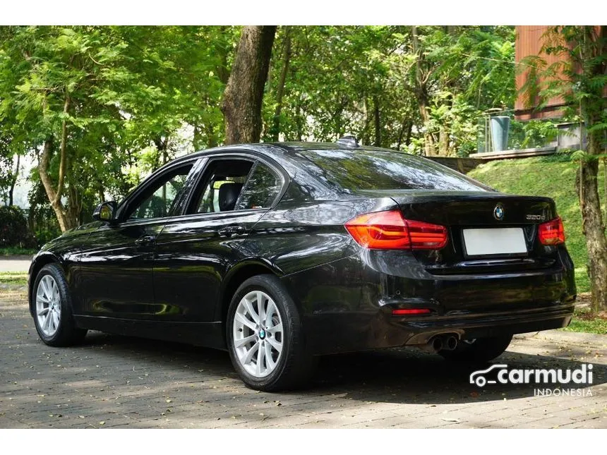 2016 BMW 320d Sport Sedan