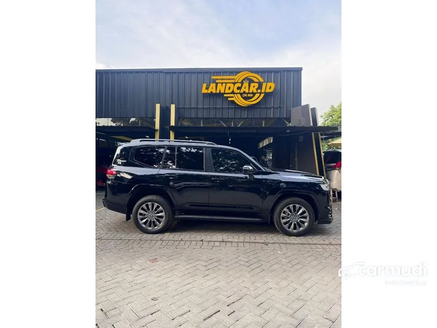 2021 Toyota Land Cruiser VX-R 70th Anniversary SUV