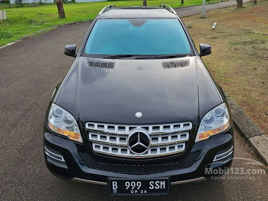 2011 Mercedes-Benz ML300 SUV