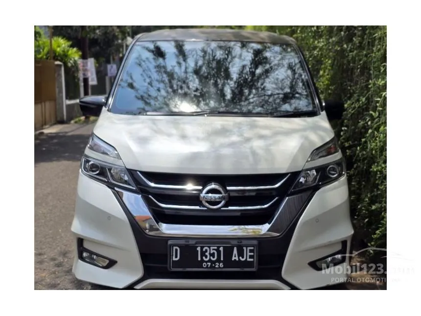 Jual Mobil Nissan Serena 2019 Highway Star 2.0 di Jawa Barat Automatic MPV Putih Rp 325.000.000