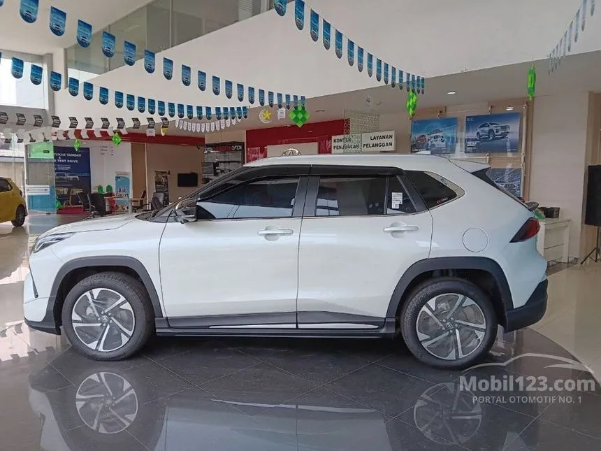 Jual Mobil Toyota Yaris Cross 2023 S GR Parts Aero Package 1.5 di DKI Jakarta Automatic Wagon Putih Rp 365.000.000