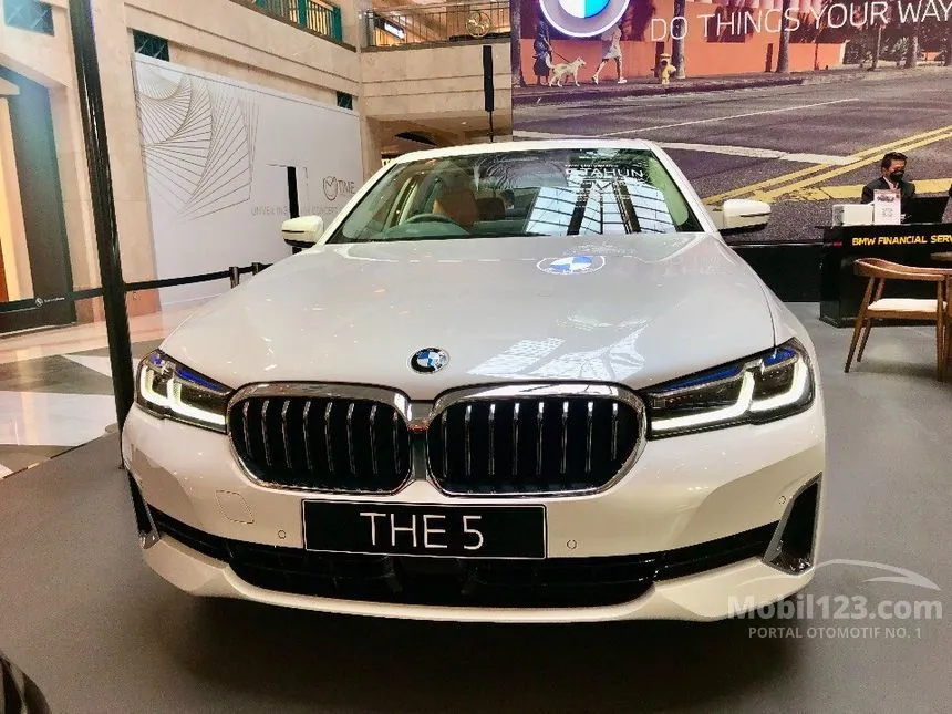 Jual Mobil BMW 530i 2022 Opulence 2.0 di DKI Jakarta Automatic Sedan ...