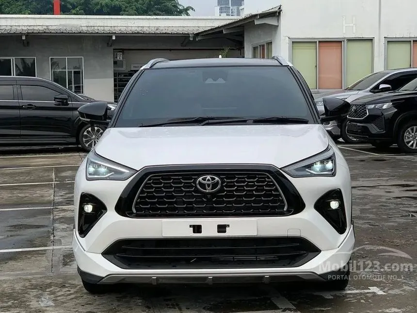 Jual Mobil Toyota Yaris Cross 2024 S GR Parts Aero Package HEV 1.5 di Jawa Timur Automatic Wagon Putih Rp 353.900.000