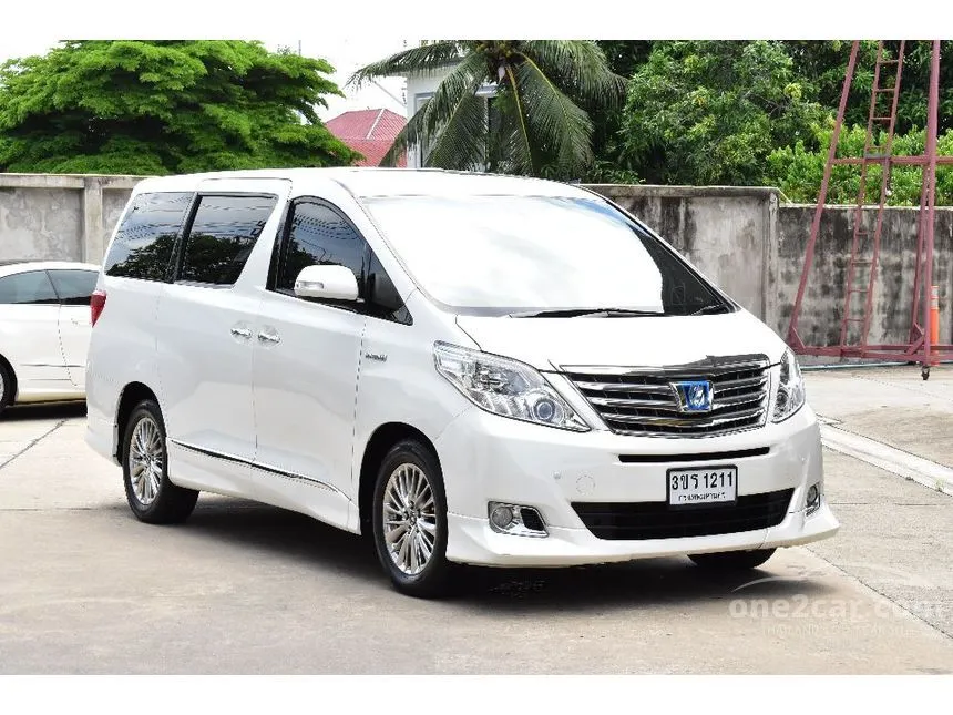 2013 Toyota Alphard HV Van