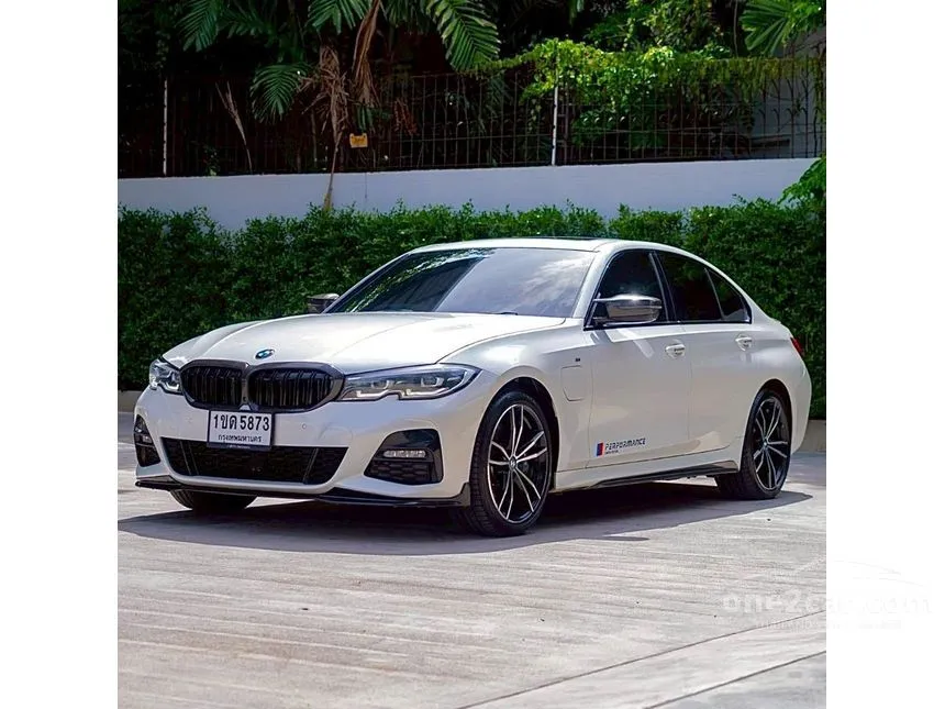 2020 BMW 330e M Sport Sedan