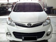Toyota Avanza Veloz 1.5 AT ( Matic ) Tahun 2014 Putih