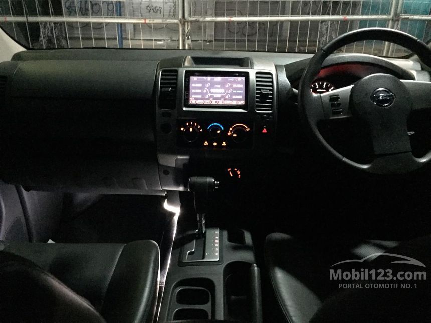2014 Nissan Navara Sports Version Dual Cab Pick-up