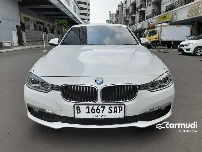 Jual Mobil BMW 320i 2018 Luxury 2.0 di Banten Automatic Sedan Putih Rp 389.000.000