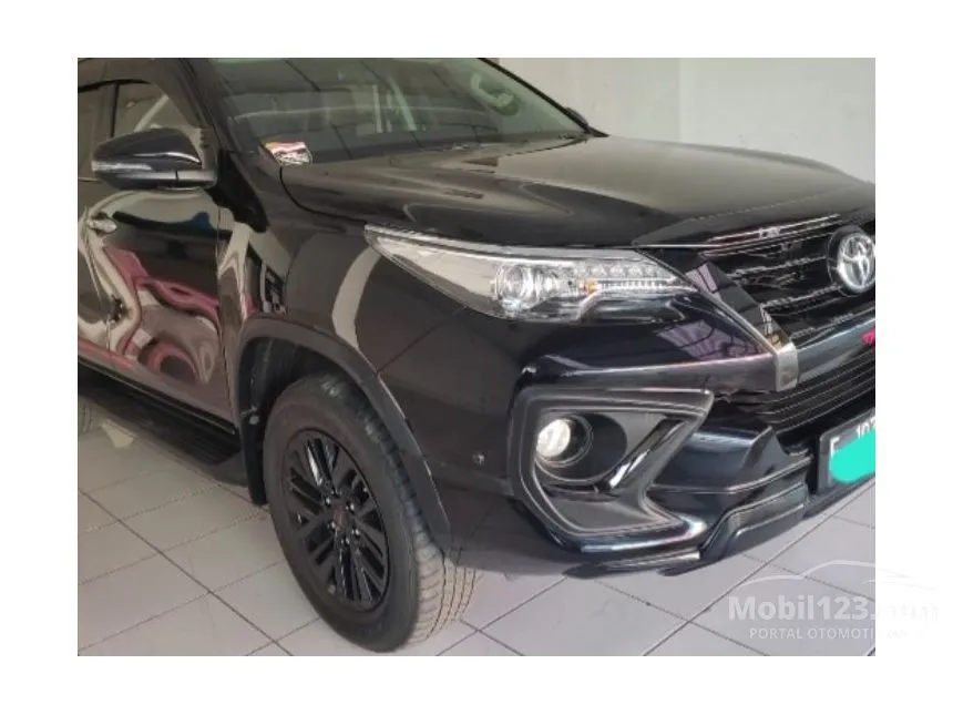 Jual Mobil Toyota Fortuner 2020 TRD 2.4 di Jawa Barat Automatic SUV Hitam Rp 450.000.000