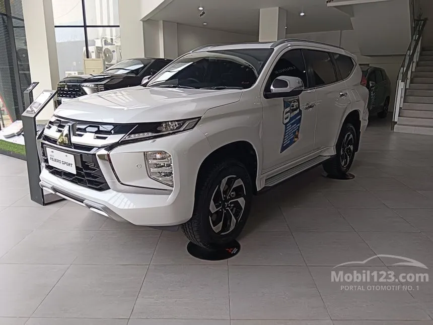 Jual Mobil Mitsubishi Pajero Sport 2024 Dakar 2.4 di Jawa Barat Automatic SUV Putih Rp 620.000.000