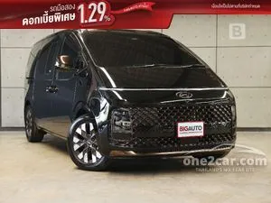2023 Hyundai Staria 2.2 Premium with sunroof Van