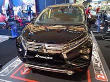 BLACK INTERIOR Mitsubishi Xpander 1,5 SPORT