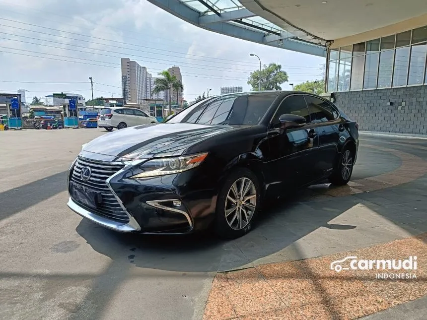 2015 Lexus ES300h ES300h Sedan