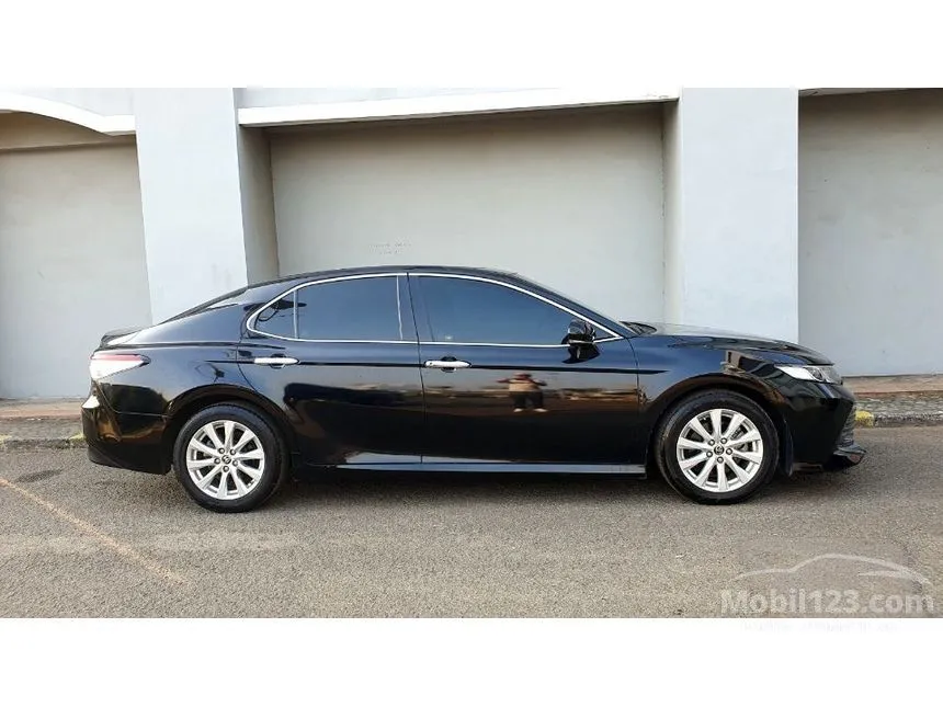 2020 Toyota Camry V Sedan
