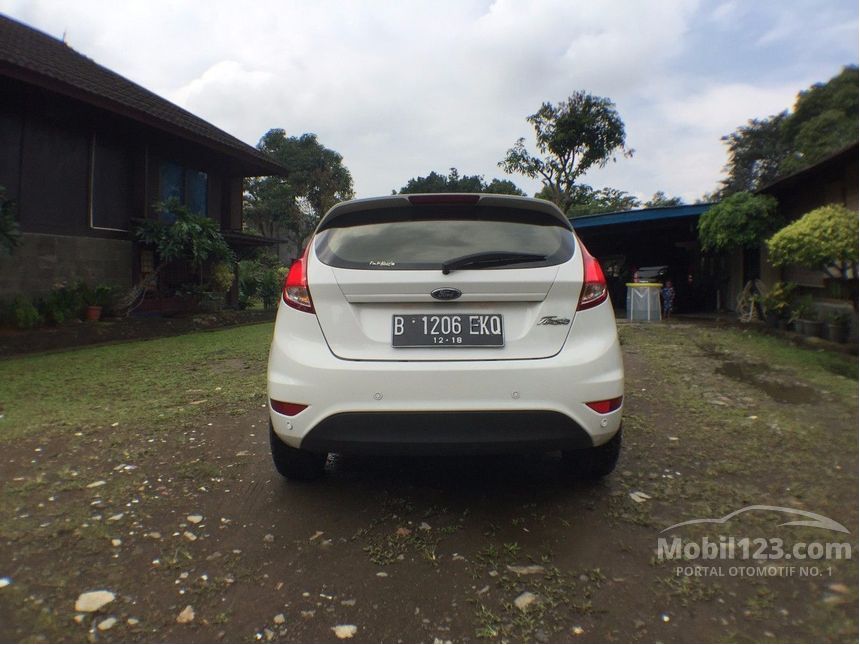 Jual Mobil  Ford  Fiesta  2013 Trend 1 4 di Jawa  Barat  