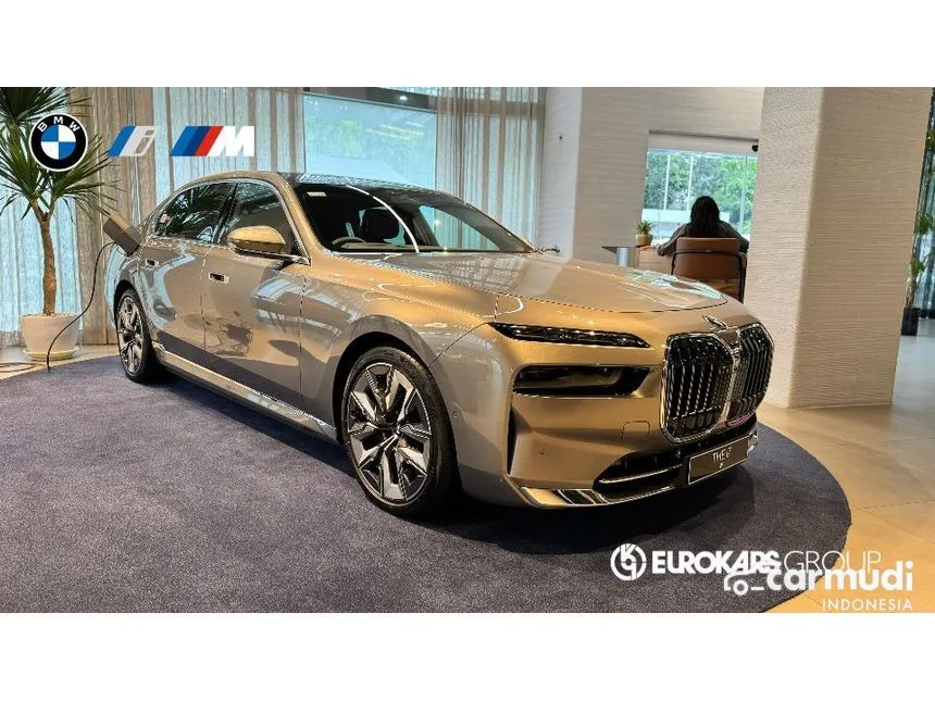 Jual Mobil BMW i7 2024 xDrive60 Gran Lusso di DKI Jakarta Automatic Sedan Silver Rp 3.300.000.000