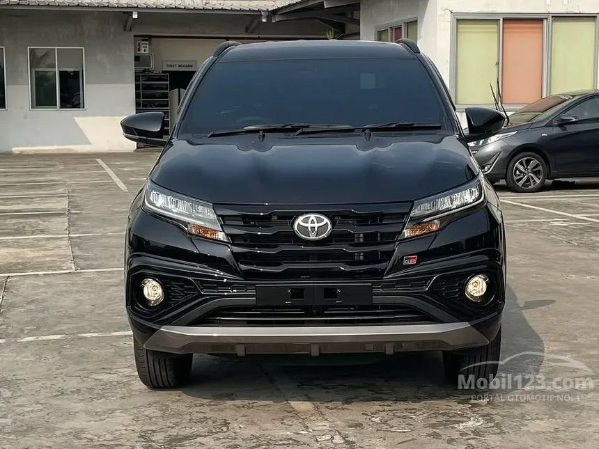 Jual Mobil Toyota Rush 2025 GR Sport 1.5 di Jawa Timur Automatic SUV Hitam Rp 235.000.000