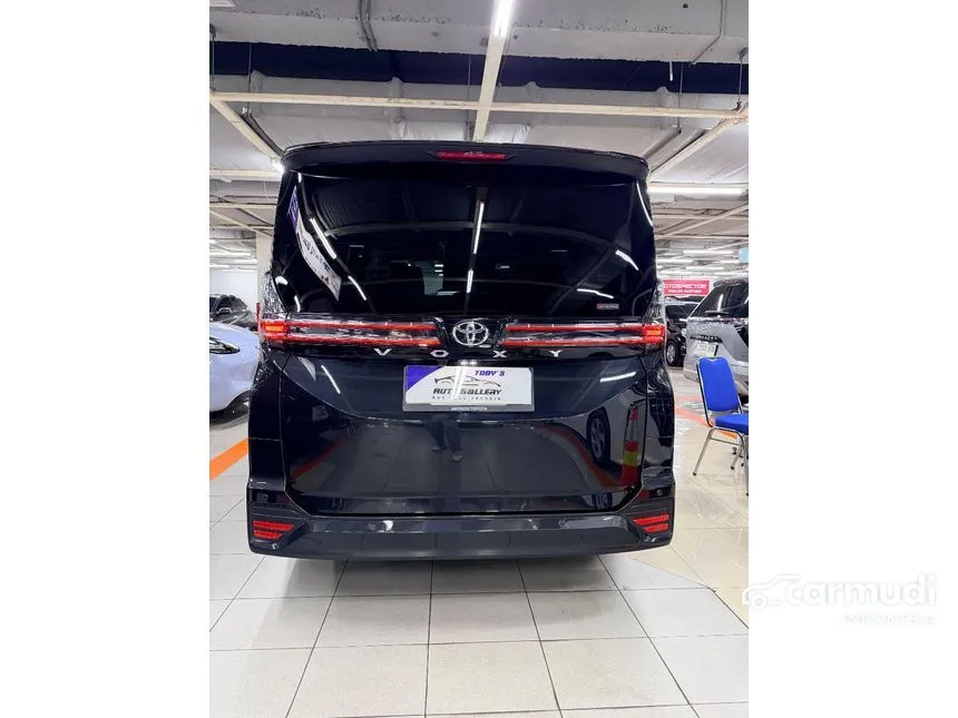 2022 Toyota Voxy (Premium Color) MPV