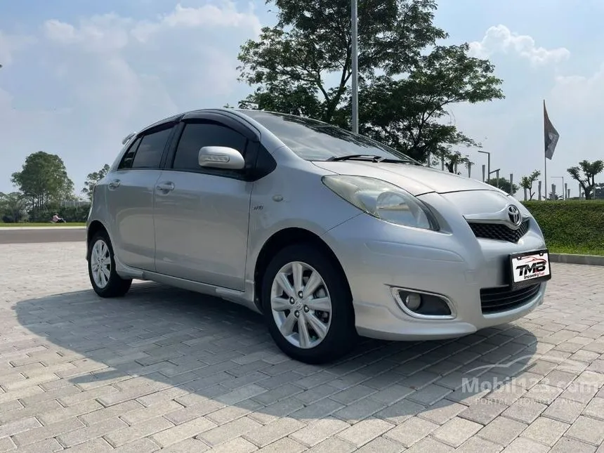2011 Toyota Yaris E Hatchback