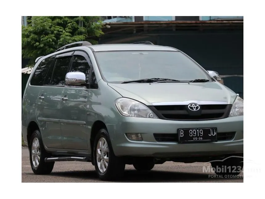 Jual Mobil Toyota Kijang Innova 2005 V 2.0 di Jawa Barat Automatic MPV Hijau Rp 93.000.000